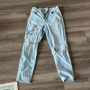 AE Light Wash Mom Jean Regular